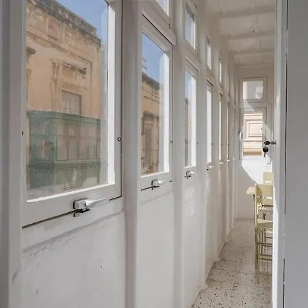 דירה Classic Designer 1br With Wifi & Ac By 360 Estates *